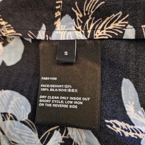 Lafayette 148 New York Floral Pleated Blouse - Black and Blue 💯Silk - Picture 12 of 13